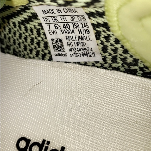 Yeezy boost 350 - Picture 3 of 3